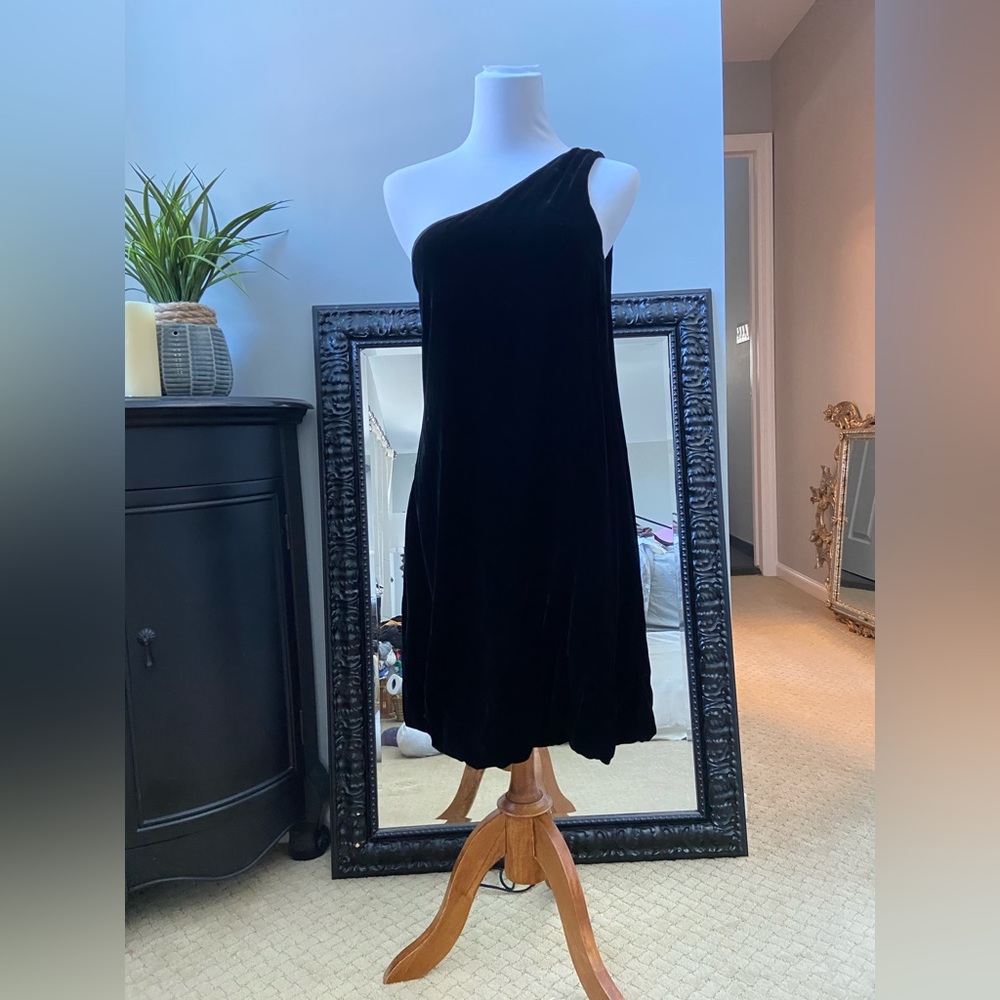 Black one shoulder dress